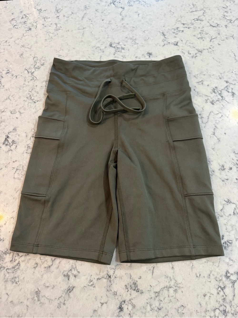 Eddie bauer High-Waist Olive Green Active Shorts with Side Pockets. Women’s M